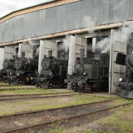 Haus Polly Daire Strasshof an der Nordbahn Dış mekan fotoğraf